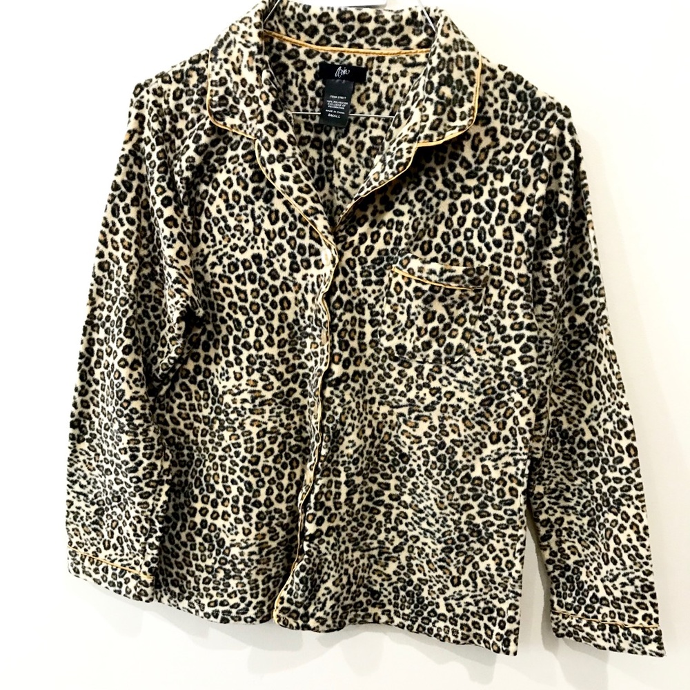 NEVER WORN Thick Soft Leopard Pajama Button Top